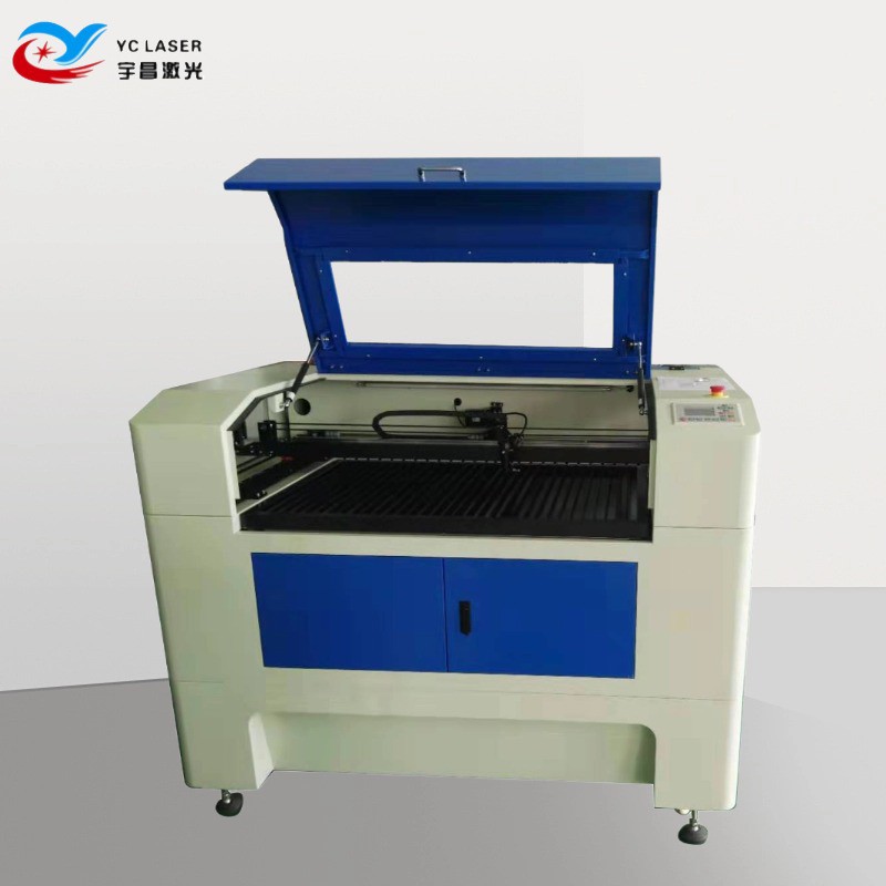 ЦО2 машина за ласерско сечење